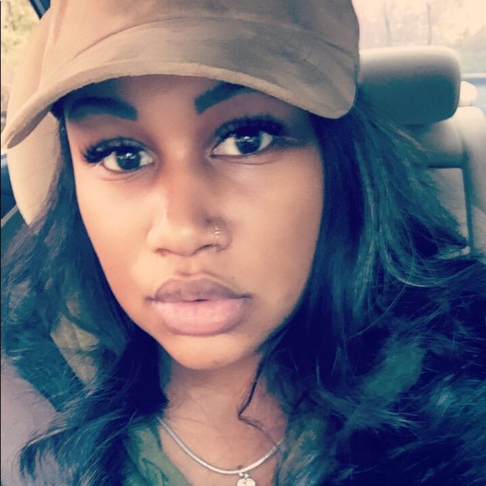 Meet your Posher, Imari